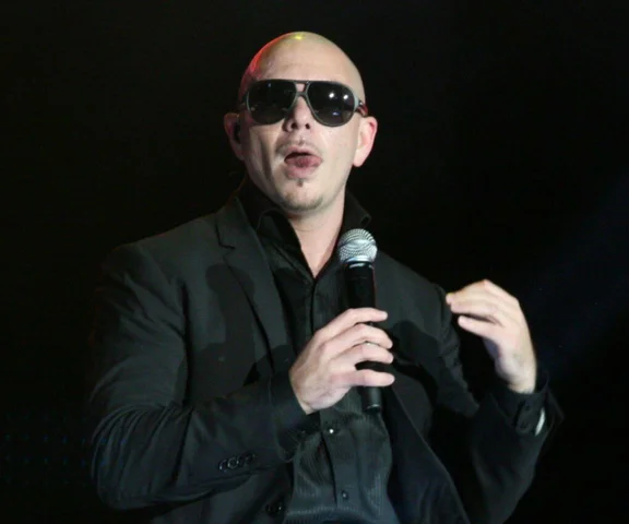 Pitbull już dziś w Krakowie. Muzyk zwrócił się do fanów po polsku!