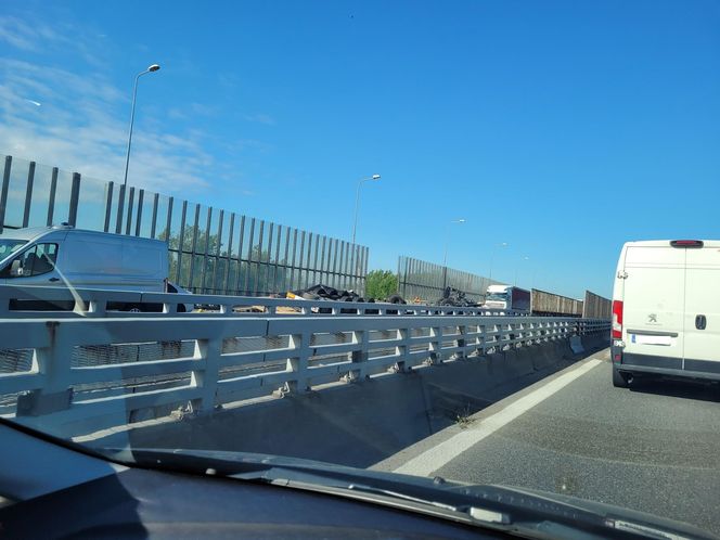 Śmiertelny wypadek na autostradzie A4 w Zabrzu. Droga jest zupełnie zablokowana