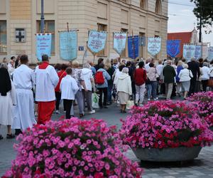 75 lat temu obraz Matki Boskiej w Lublinie zapłakał. Wierni uczcili rocznicę „Cudu lubelskiego” procesją różańcową