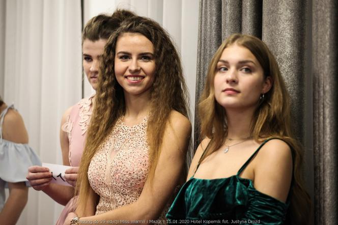 Miss Warmii i Mazur 2020. Dziewczyny zaprezentowały się w sukienkach koktajlowych