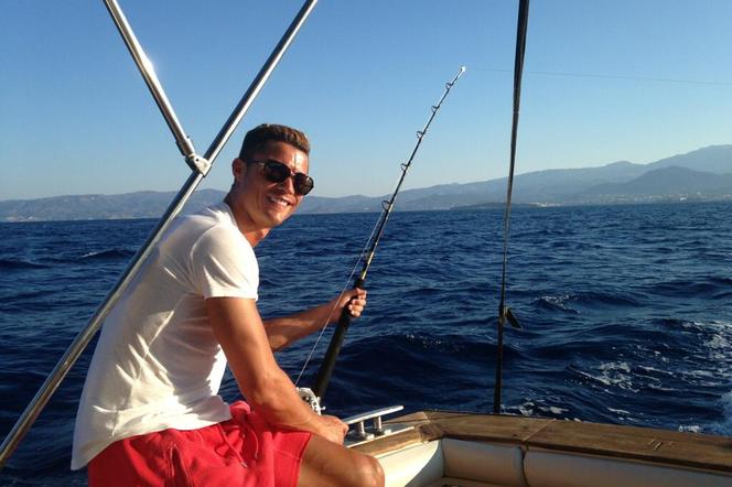Cristiano Ronaldo łowi ryby