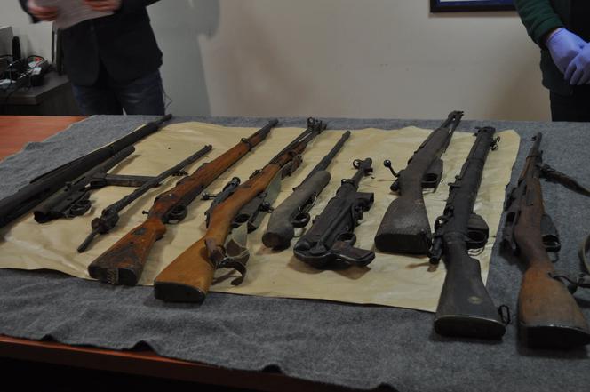 Broń z nielegalnej kolekcji trafila do skarżyskiego muzeum. Najstarszy karabin jest z 1867 roku