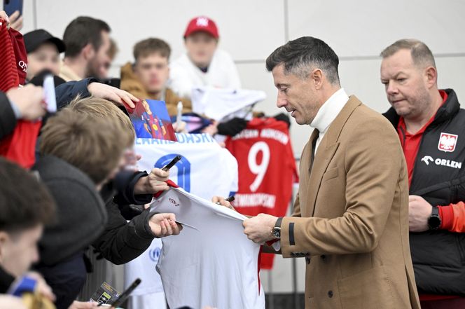 Robert Lewandowski z zegarkiem wartym kawalerkę przyjechał na kadrę! Na ręce miał prawdziwą fortunę