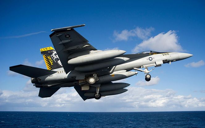 Samoloty  F-15, F/A 18