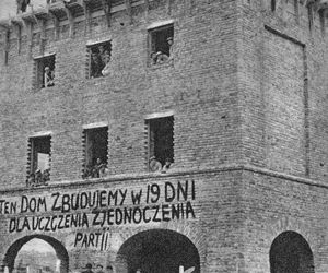 Budowa Mariensztatu (1948–1949), pierwszego wzniesionego po wojnie osiedla mieszkaniowego