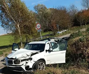 Irządze: Koszmarny wypadek. BMW zderzyło się z peugeotem. Są poszkodowani