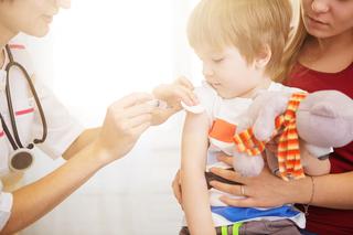 Szczepienie przeciwko ospie. Dlaczego warto chronić dziecko przed ospą