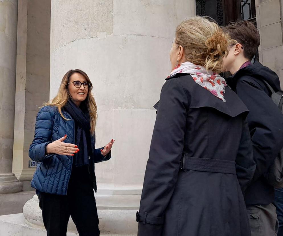 Wiceprezydent Warszawy przewodnikiem po Pałacu Kultury. Niezwykły spacer od piwnic po zegar