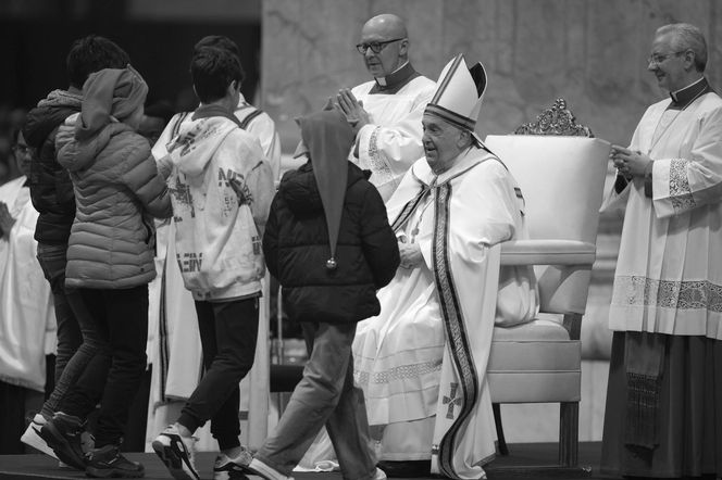 Papież Franciszek nie żyje.