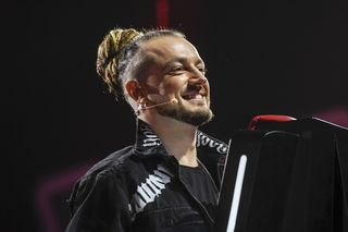 Baron pokazał się z tatą. Niewiele osób wie, że to znany muzyk. Wzruszające nagranie