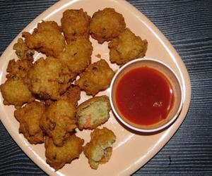 Chrupiące nuggetsy z kalafiora – lepsze niż z sieciówki. Kto by pomyślał, że kalafior może smakować tak dobrze