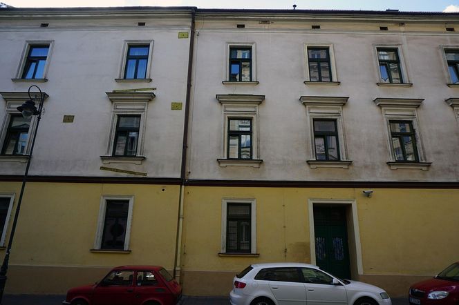 To jeden z najsłynniejszych budynków w Krakowie. W PRL-u stał się własnością państwa