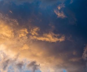 Alert RCB dla Białegostoku i Podlaskiego! Burze, porywisty wiatr, możliwe przerwy w dostawie prądu