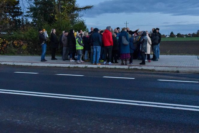Tragiczny wypadek na DK nr 15 w Rogówku. Mieszkańcy proszą o zmiany w tym miejscu