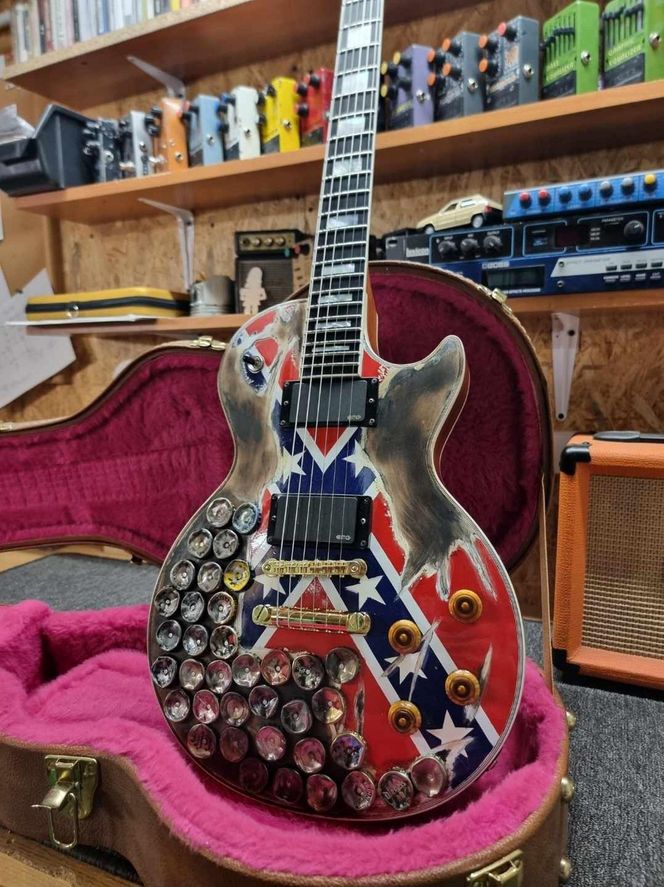 Replika gitary "Rebel" Krupi Guitars