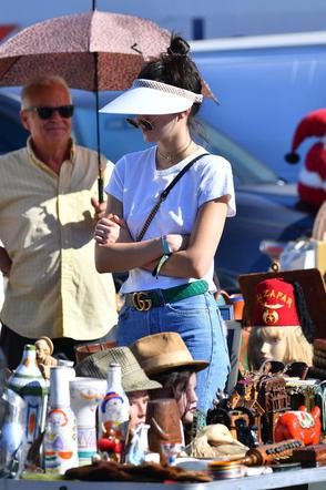 Kendall Jenner robi zakupy na pchlim targu