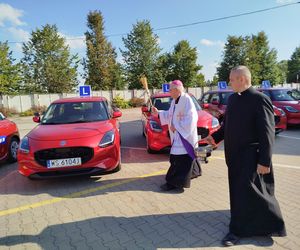 Siedlecki WORD wymienił starą flotę pojazdów egzaminacyjnych na nowe samochody marki Suzuki Swift