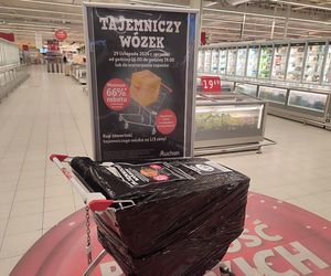   Tajemnicze wózki w całej Polsce. Popularna akcja wraca do Auchan na Black Friday