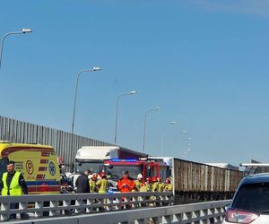 Śmiertelny wypadek na autostradzie A4 w Zabrzu. Droga jest zupełnie zablokowana