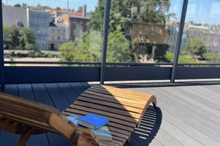 Czytelnia na dachu biblioteki w Lesznie 