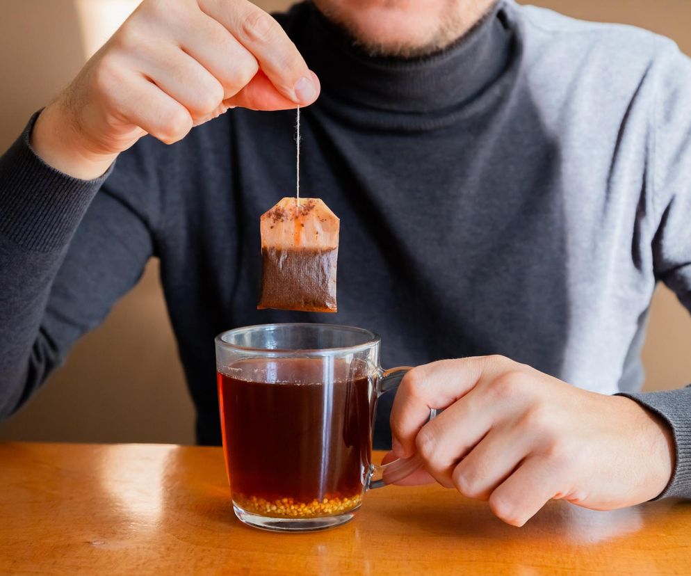 Szkodliwe substancje w trzech popularnych herbatach. GIS pilnie wycofuje produkty 