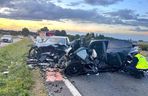 Nie żyje 61-letnia kobieta, kierowca BMW w ciężkim stanie. Tragiczny wypadek na DK 17