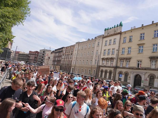 Juwenalia Śląskie 2024. Korowód przeszedł ulicami Katowic. Studenci mają klucze do miasta