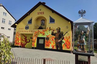 Niezwykły mural strażaków OSP w Tuligłowach