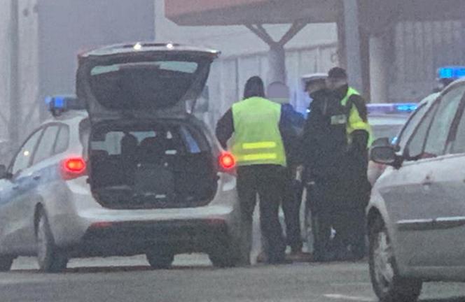 Pijany kierowca autobusu wsiadł za kółko i chciał odjechać. Zadziałały systemy bezpieczeństwa