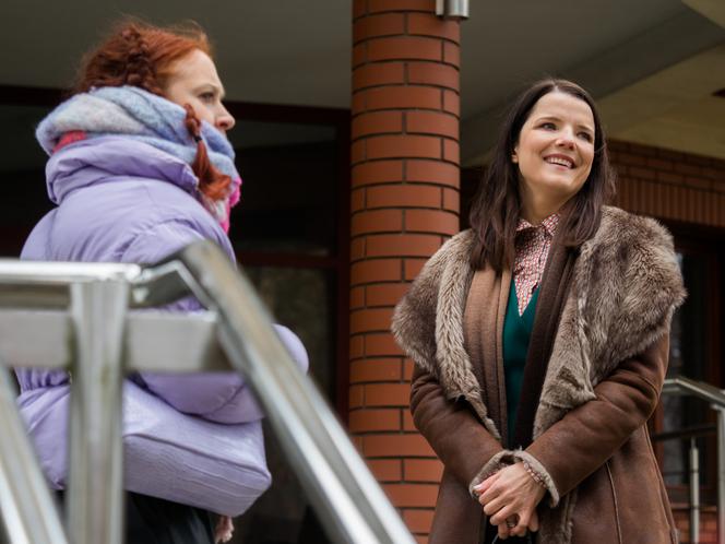 Na Wspólnej, odcinek 3278, Marta (Joanna Jabłczyńska), Kama (Angelika Kujawiak)