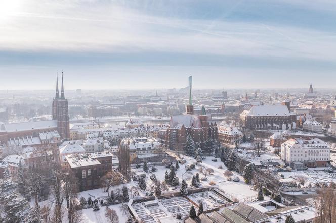 Rewitalizacja zabytkowej kamienicy we Wrocławiu. Przywracają przedwojenny dach!