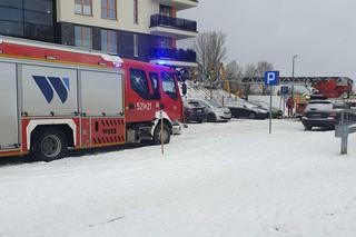 Akcja ratunkowa w Mysłowicach. Mężczyzna spadł z piątego piętra. Na miejscu lądował śmigłowiec LPR-u