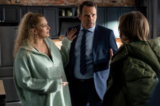 Przyjaciółki 23 sezon odc. 267. Wiktor Jeleński (Paweł Deląg), Patrycja (Joanna Liszowska), Mikołaj (Borys Bartłomiejczyk)