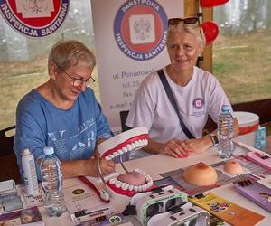 Siedlczanie chętnie korzystali z bezpłatnych badań, porad specjalistów i aktywności na świeżym powietrzu nad zalewem podczas Pikniku dla serca