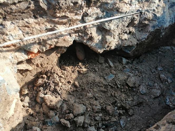  Wyszków. Zaczęli kopać grób, ale musieli przerwać. Groziło im wielkie niebezpieczeństwo! [ZDJĘCIA]