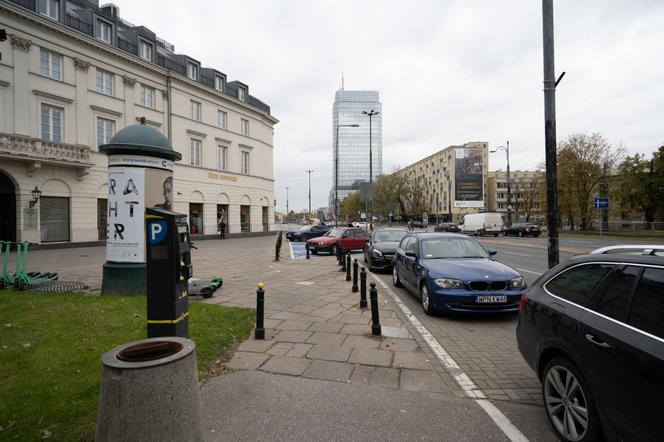 Zwężą Marszałkowską, żeby zrobić drogę dla rowerów. Radni sypnęli groszem