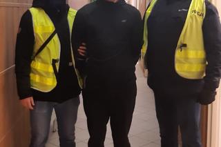 Jeden był za szafką, drugi pod łóżkiem. Lubelscy policjanci zatrzymali bliźniaków poszukiwanych listami gończymi