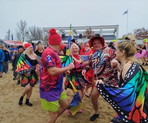 Mazowieckie Morsy otworzyły sezon morsowania 2025/2026 nad zalewem w Siedlcach