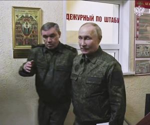 Vladimir Putin w mundurze