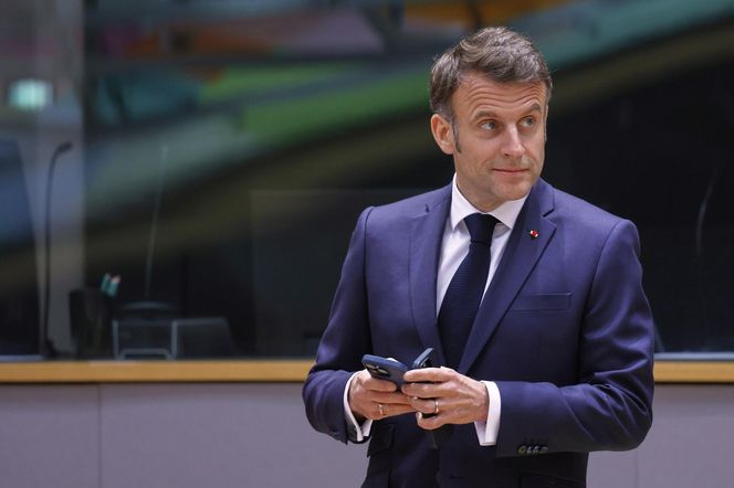Prawda o Macronie ujawniona! Nie zgadniesz, co kupuje hurtowo perfumy i zlewa się nimi w hurtowych ilościach
