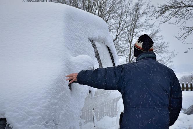Opady śniegu sparaliżowały powiat bartoszycki [ZDJĘCIA]