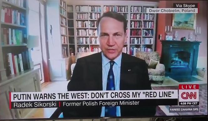 Radosław Sikorski mieszka jak hrabia. Tak wygląda dwór w Chobielinie
