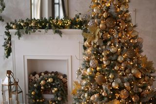 Jak zrobić świąteczne wieńce i girlandy? Prosty sposób na zachwycające ozdoby