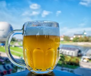 To dzieje się z twoim cukrem i wagą, gdy pijesz piwo zero. Na co warto uważać? 