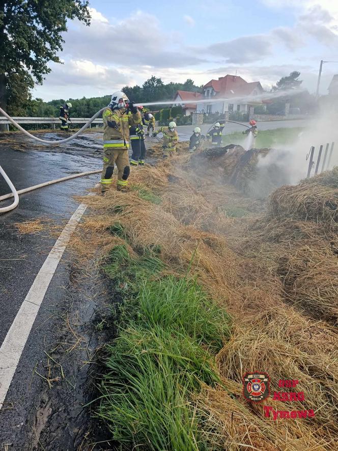 Pożar siana w Tymowej. Strażacy dwa razy wracali na miejsce zdarzenia