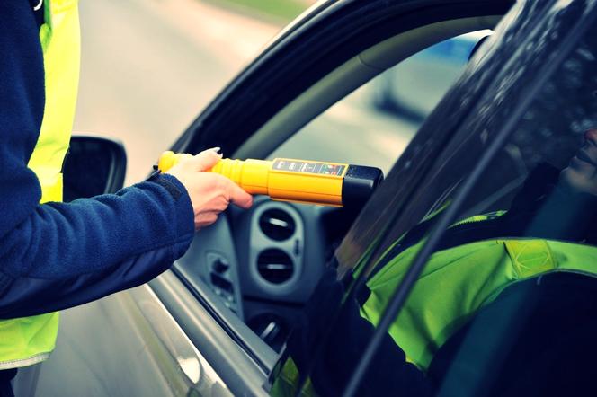 Nietrzeźwy poniedziałek w Poznaniu! Policjanci zatrzymali kilkanaście osób po spożyciu alkoholu