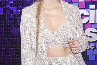 Julia Żugaj przeszła drastyczną metamorfozę. Jest krótko i z pazurem