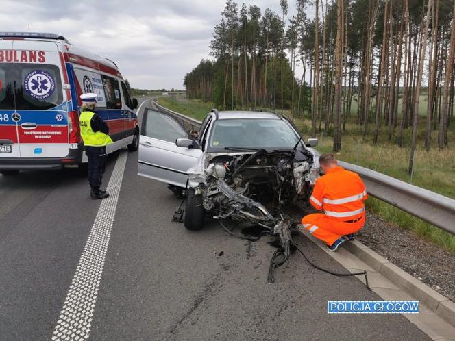 Tak zakończył jazdę! Z jego samochodu wypadł silnik
