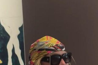 Monika Olejnik pręży biust w wydekoltowanej sukni. Co za sylwetka!