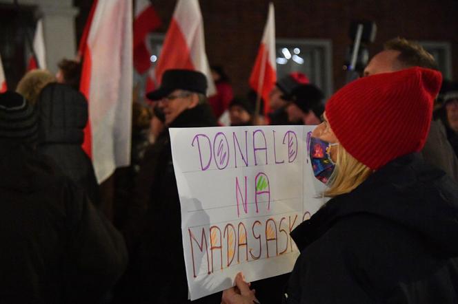 Politycy PiS protestowali w Gdańsku. Sprzeciwiali się polityce Donalda Tuska